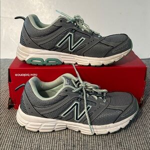 New Balance Women's Gray and Mint Green Running Shoes size 8.5